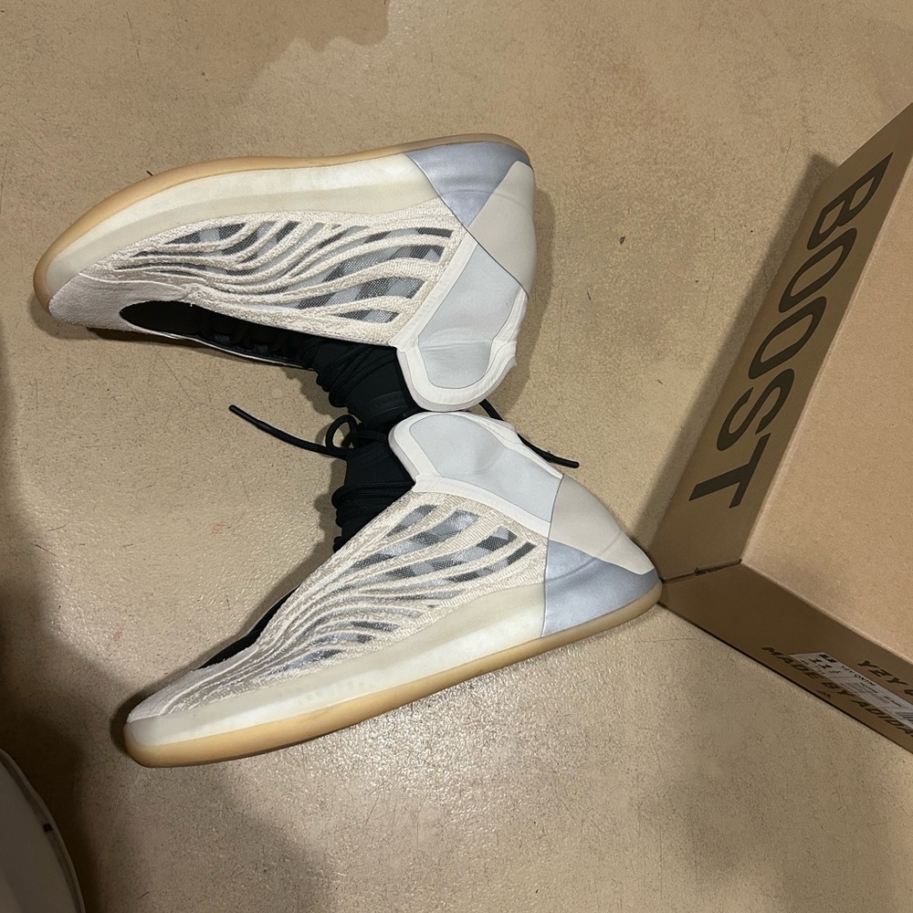Adidas yeezy qtm(read description)